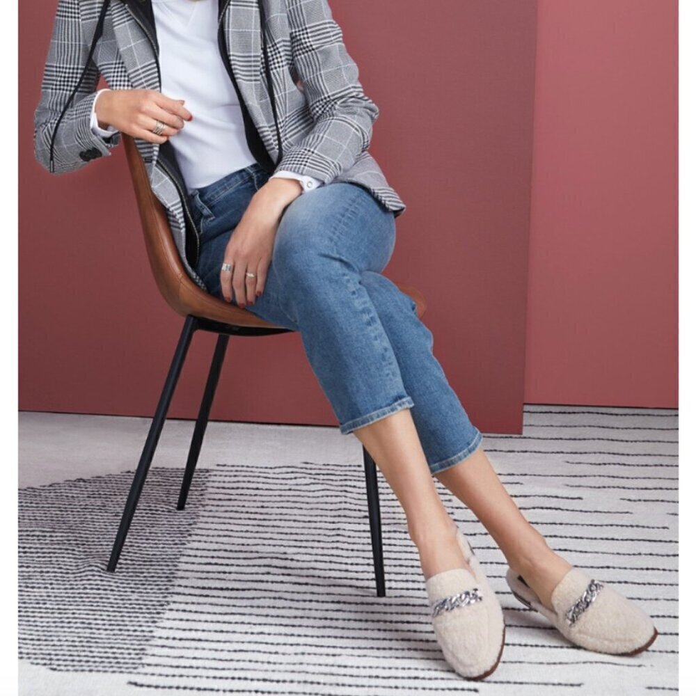 Dolce Vita Cream Pela Sherpa Mule Flat with Silver Chain, Size 6